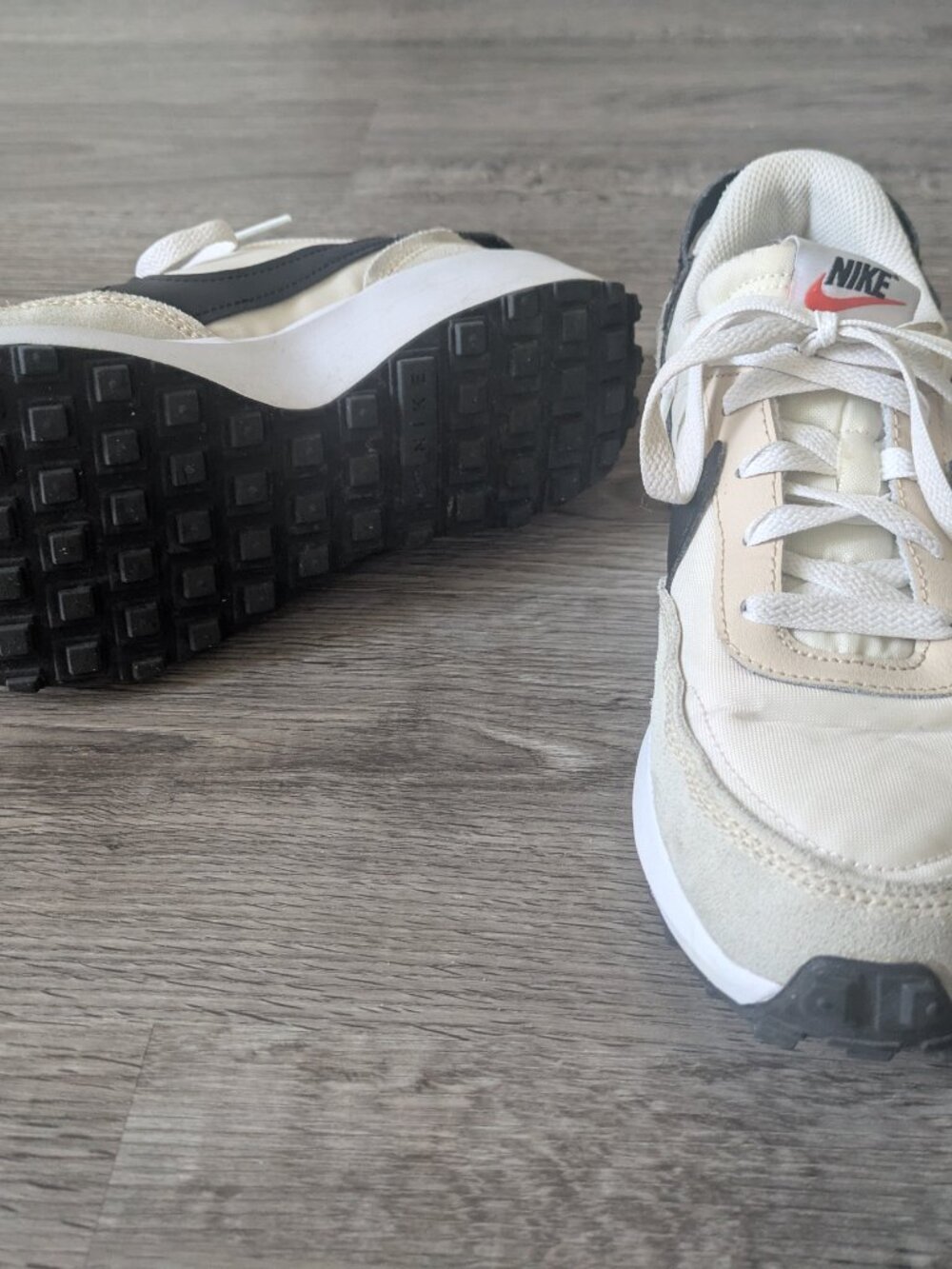 Nike Women's Waffle Debut Lifestyle Athletic Shoes - Women's 7.5 - Picture 5 of 5